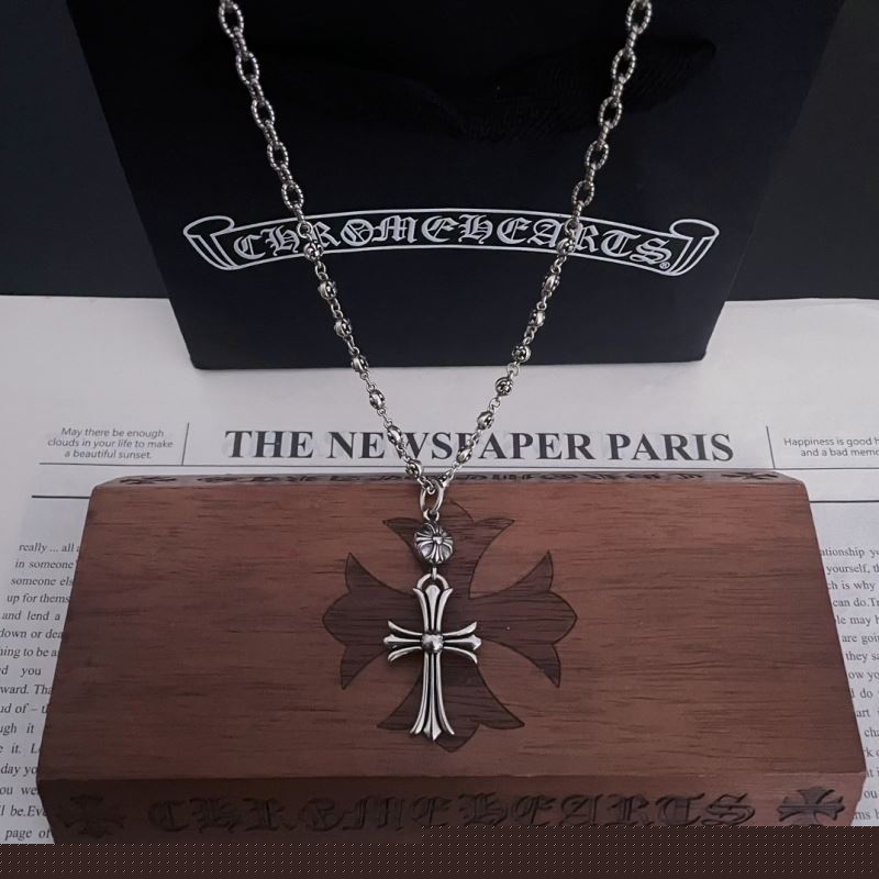 Ch**me He**ts necklaces